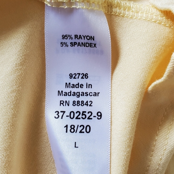 Roaman's Asymmetric Hem Tunic Size 18/20 Butter Yellow A-line Lightweight Top - Picture 7 of 10